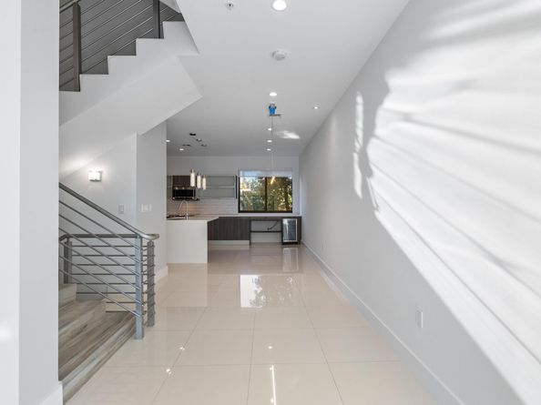 180 SE 4th Terrace, Pompano Beach FL 33060