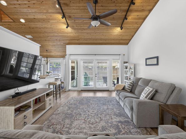 381 Park Forest Way, Wellington FL 33414