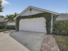 381 Park Forest Way, Wellington FL 33414