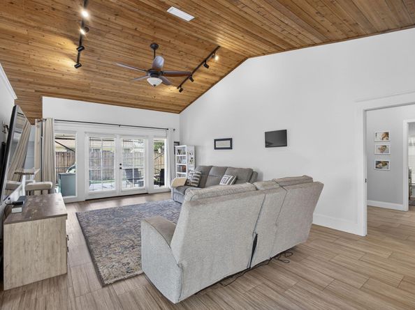 381 Park Forest Way, Wellington FL 33414