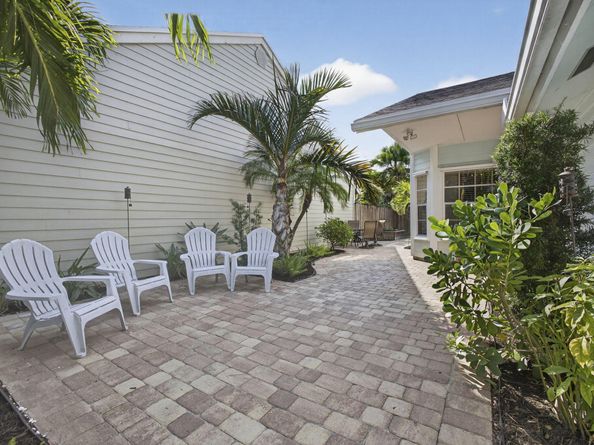 381 Park Forest Way, Wellington FL 33414