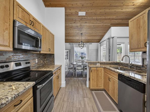 381 Park Forest Way, Wellington FL 33414