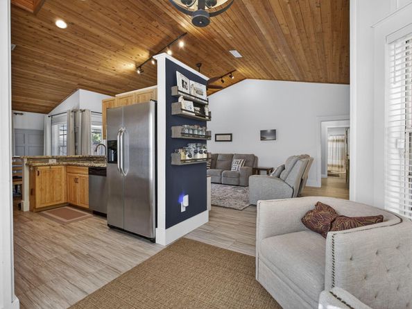 381 Park Forest Way, Wellington FL 33414