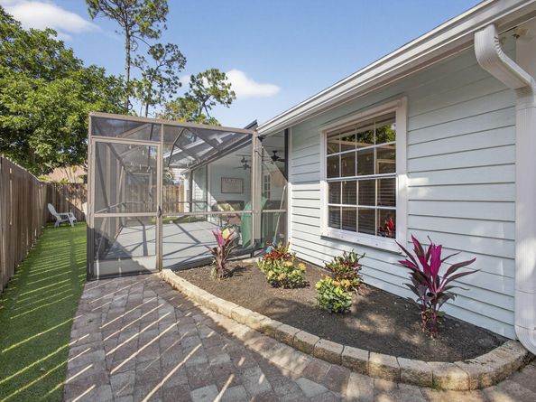 381 Park Forest Way, Wellington FL 33414