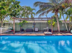 10404 Carmen Lane, Royal Palm Beach FL 33411