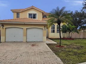 14422 N Royal Cove Cir, Davie FL 33325