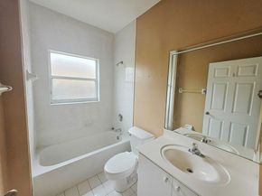 14422 N Royal Cove Cir, Davie FL 33325