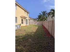 14422 N Royal Cove Cir, Davie FL 33325