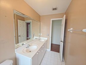 14422 N Royal Cove Cir, Davie FL 33325