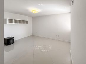 2775 NE 187th St 627, Miami FL 33180