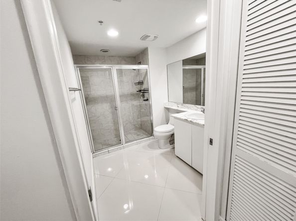 2775 NE 187th St 627, Miami FL 33180