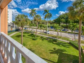 15 S Golfview Road 306, Lake Worth Beach FL 33460