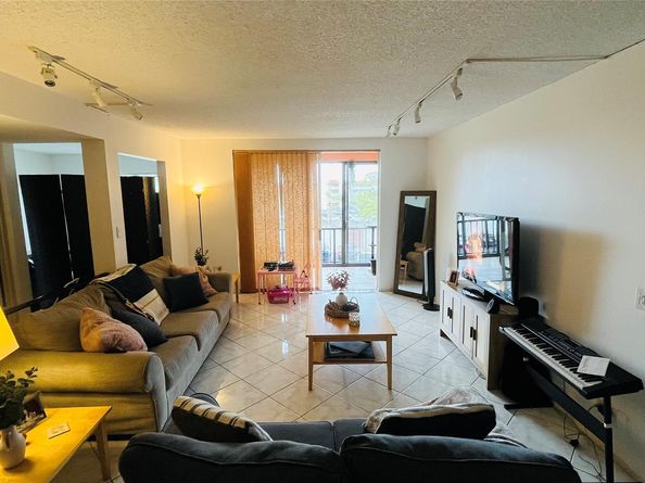 3650 Inverrary Dr 3T, Lauderhill FL 33319