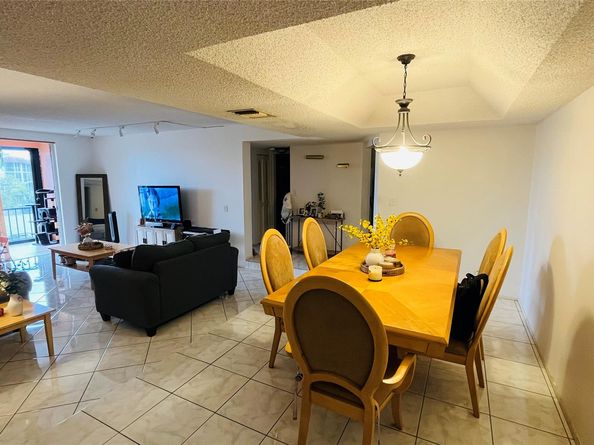 3650 Inverrary Dr 3T, Lauderhill FL 33319