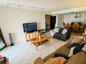 3650 Inverrary Dr 3T, Lauderhill FL 33319