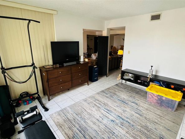 3650 Inverrary Dr 3T, Lauderhill FL 33319