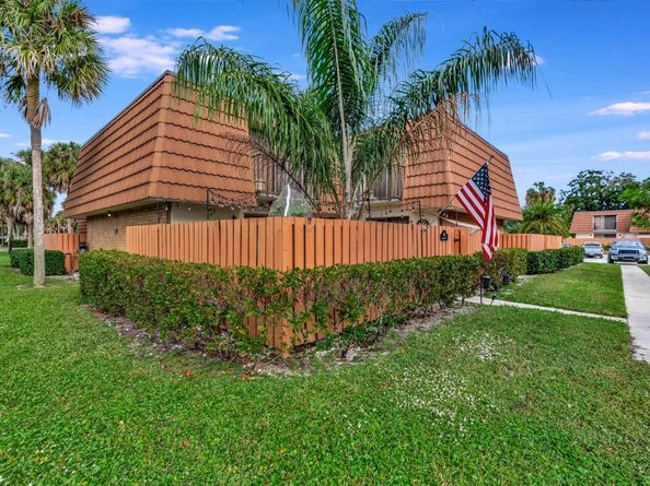 148 Heritage Way, West Palm Beach FL 33407