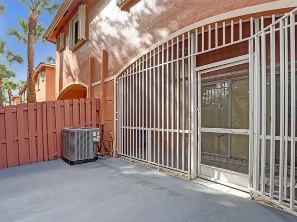 1003 NW 100th Ave, Pembroke Pines FL 33024