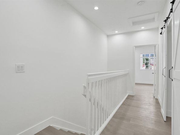 1003 NW 100th Ave, Pembroke Pines FL 33024