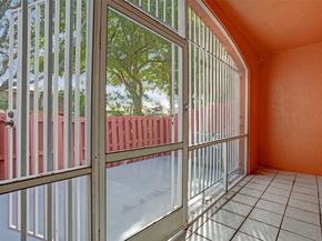 1003 NW 100th Ave, Pembroke Pines FL 33024