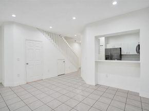 1003 NW 100th Ave, Pembroke Pines FL 33024