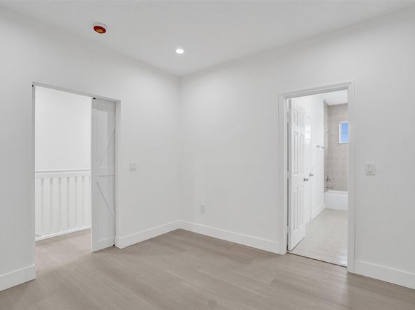 1003 NW 100th Ave, Pembroke Pines FL 33024