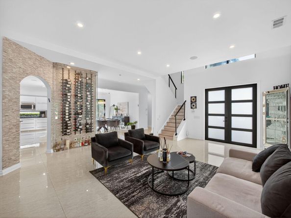 125 Pembroke Drive, Palm Beach Gardens FL 33418