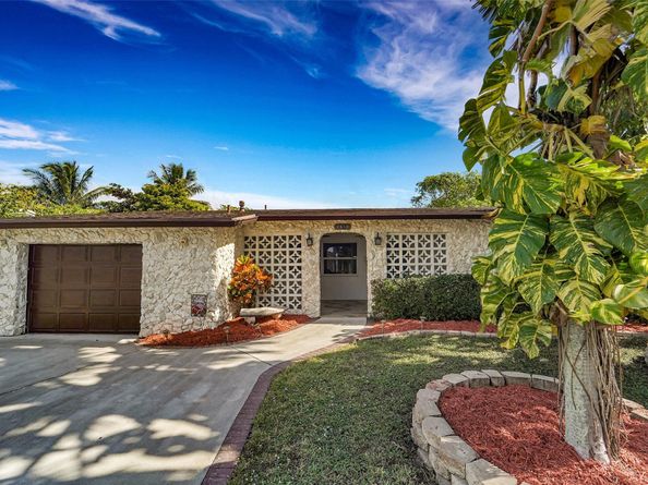 2510 NW 87th Ln, Sunrise FL 33322