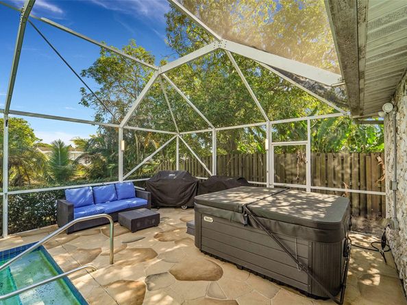 2510 NW 87th Ln, Sunrise FL 33322