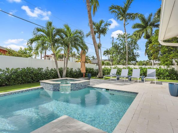 2400 NE 45th Street, Lighthouse Point FL 33064