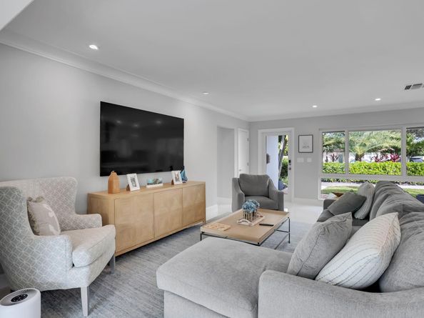 2400 NE 45th Street, Lighthouse Point FL 33064