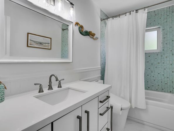 2400 NE 45th Street, Lighthouse Point FL 33064