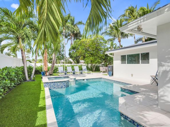 2400 NE 45th Street, Lighthouse Point FL 33064