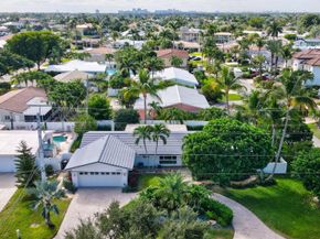 2400 NE 45th Street, Lighthouse Point FL 33064