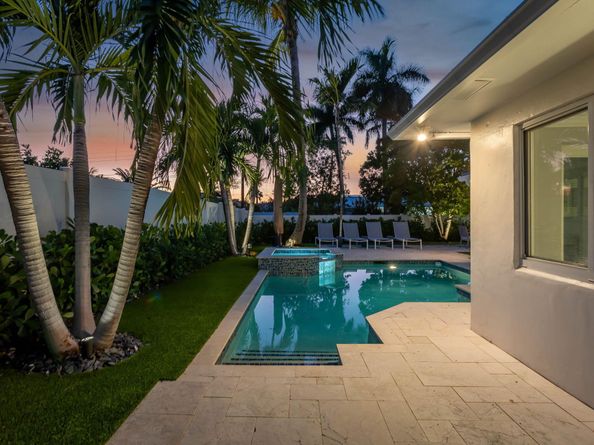 2400 NE 45th Street, Lighthouse Point FL 33064