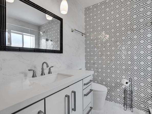 2400 NE 45th Street, Lighthouse Point FL 33064