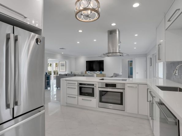 2400 NE 45th Street, Lighthouse Point FL 33064