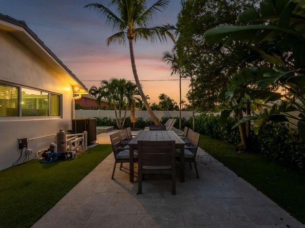 2400 NE 45th Street, Lighthouse Point FL 33064