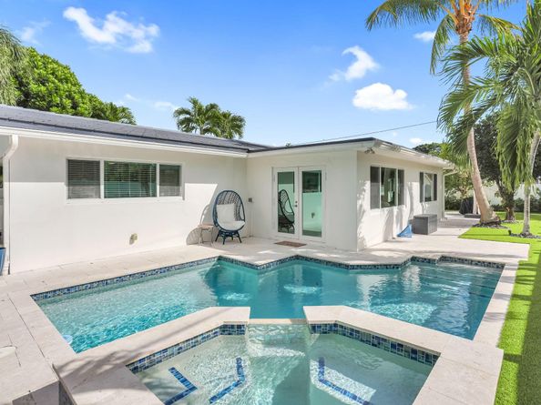 2400 NE 45th Street, Lighthouse Point FL 33064