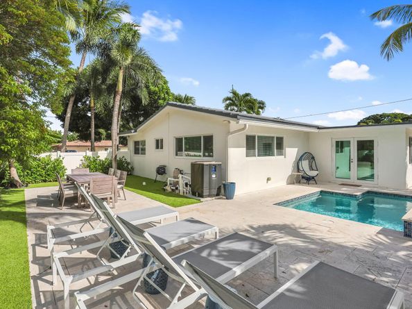 2400 NE 45th Street, Lighthouse Point FL 33064