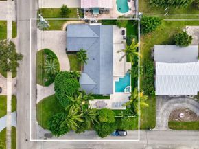 2400 NE 45th Street, Lighthouse Point FL 33064