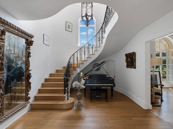 111 Via Del Lago, Palm Beach FL 33480