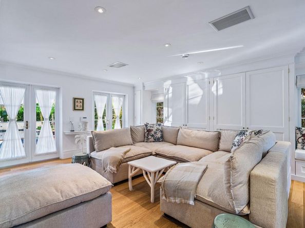 111 Via Del Lago, Palm Beach FL 33480