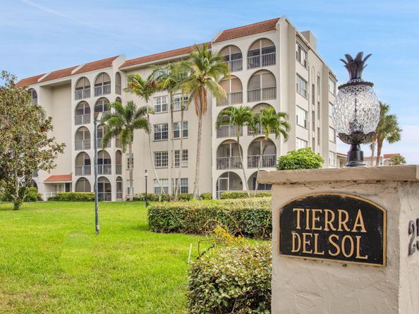 250 NE 20th Street 5240, Boca Raton FL 33431