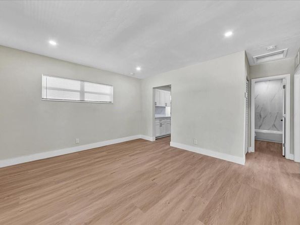 5324 NW 1st Ave, Oakland Park FL 33309