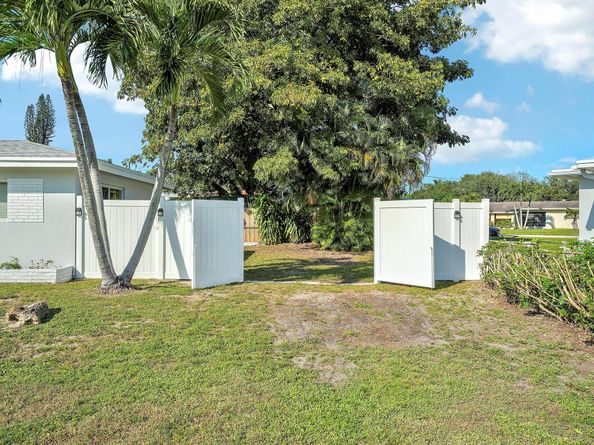 5081 SW 9th Court, Plantation FL 33317