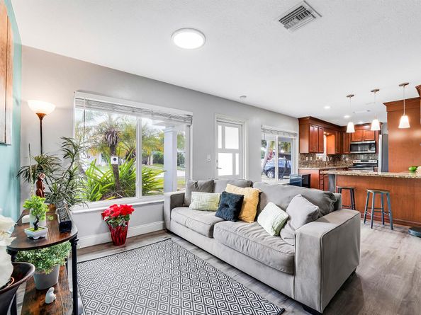 5081 SW 9th Court, Plantation FL 33317