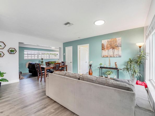 5081 SW 9th Court, Plantation FL 33317