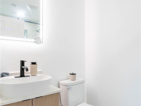 770 NE 34TH Court, Oakland Park FL 33334