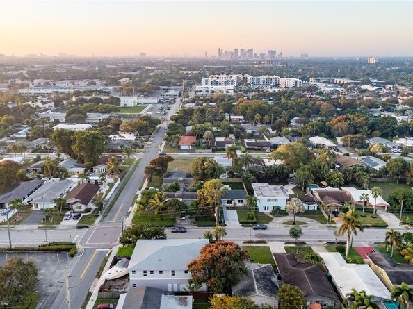 770 NE 34TH Court, Oakland Park FL 33334